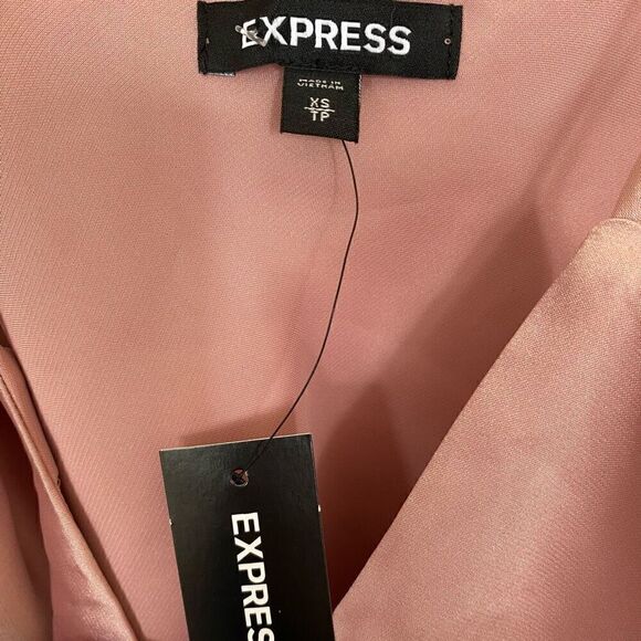 Express Dusty Pink Satin Tiered Ruffle Spaghetti Strap Cami NWT Size Extra Small - Picture 3 of 5